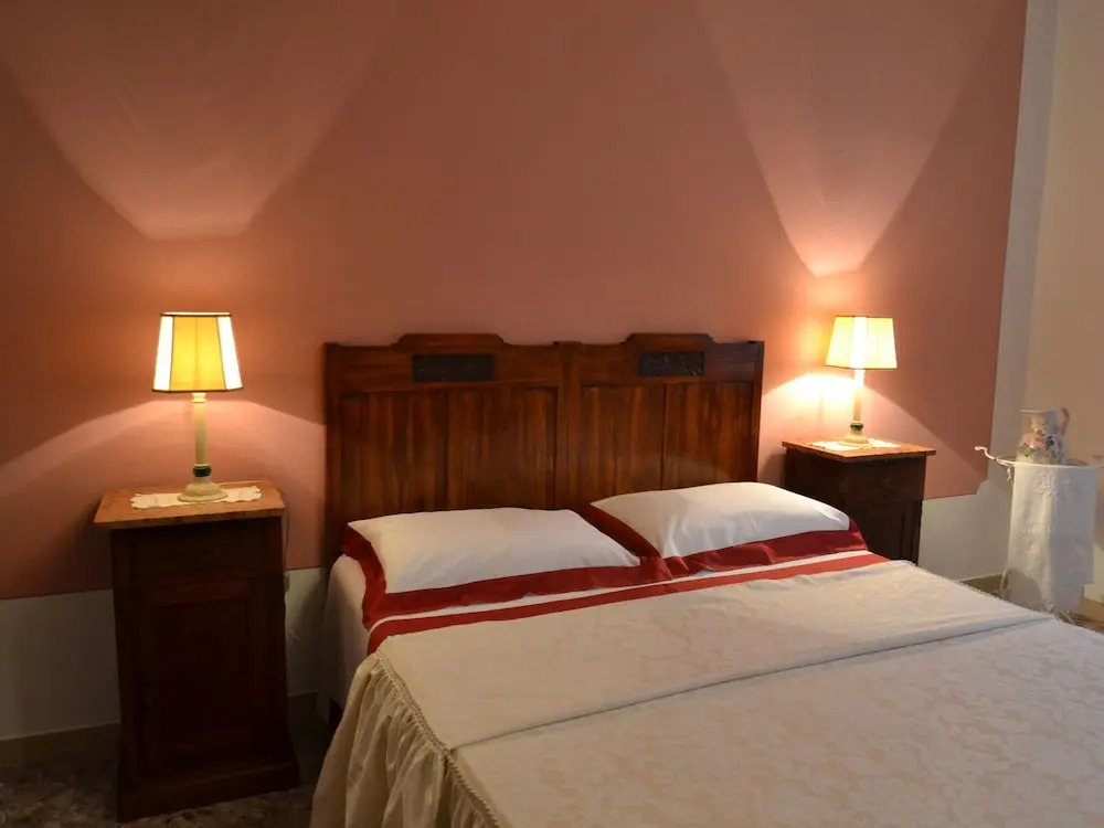 Villa in the Tuscan Hills: Relax in a Magnificent Landscape
