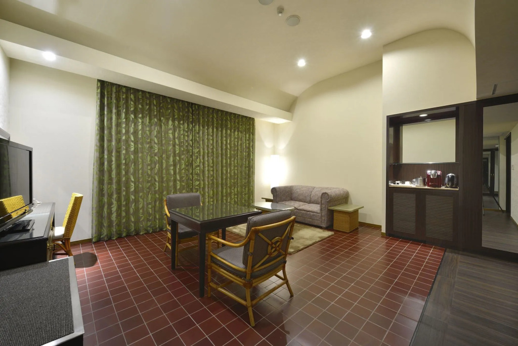 THE NEST ISHIGAKI