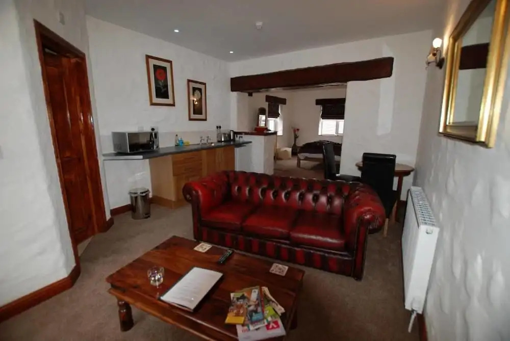 Home Farm & Lodge