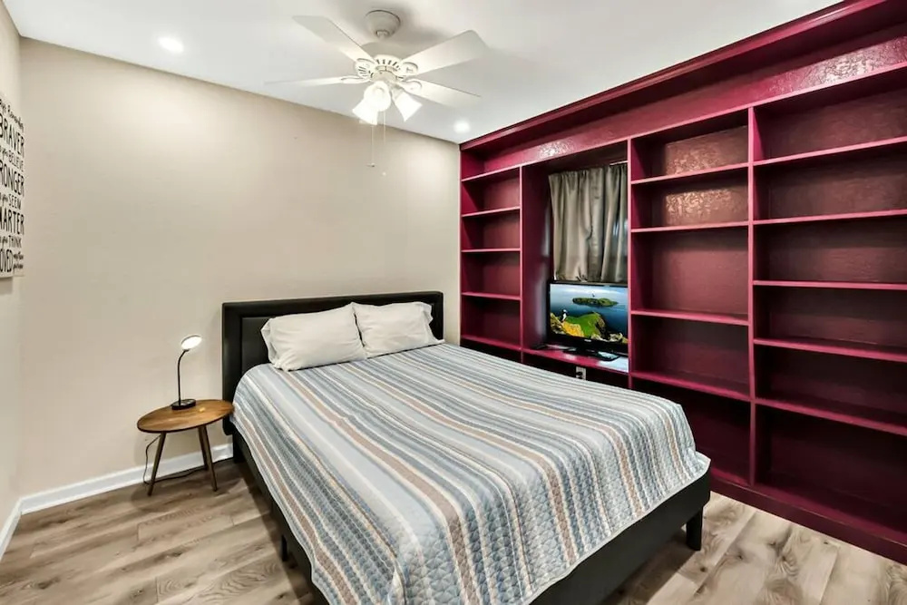 New Cozy Retreat Located 15 Minutes to Waco