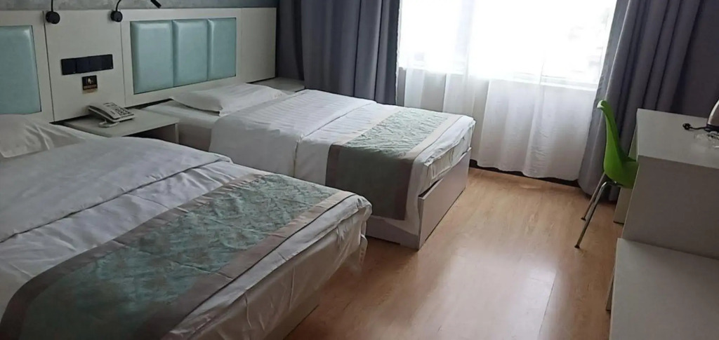 Yunzhishang Hotel (Lijiang Ancient City Xueshan Road)