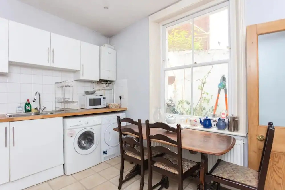 Cosy 2 Bedroom Apartment in Central London With Garden