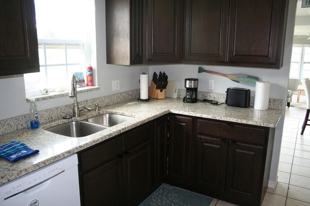 Hibiscus Breeze - Newly Renovated 3 BR Home - Shared Hot Tub