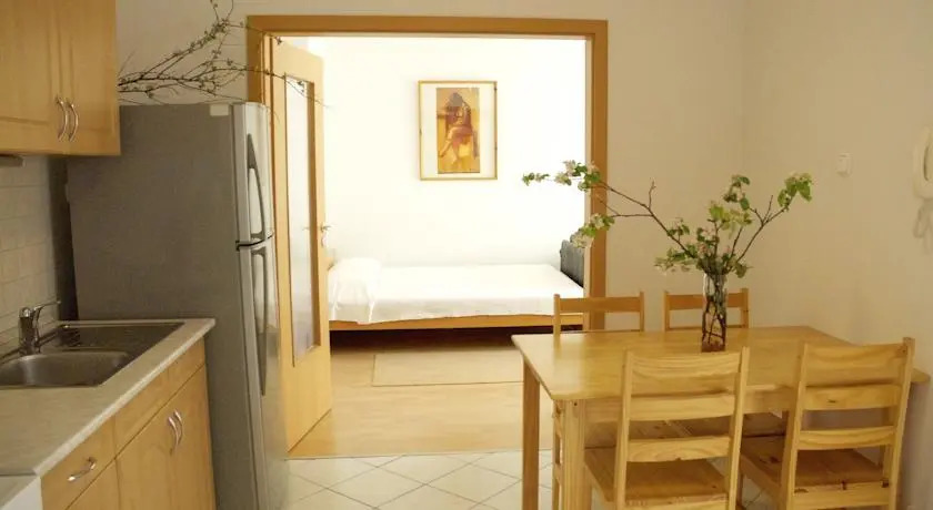 AAA-Apartment 1