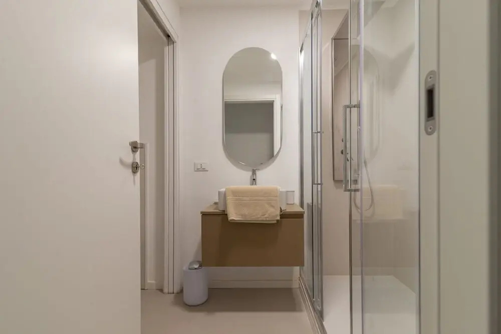 w Elegant 3BR Near Milan Center
