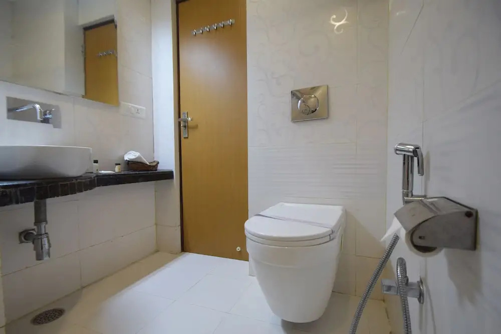 Capital O 23134 Hotel Radiant Star
