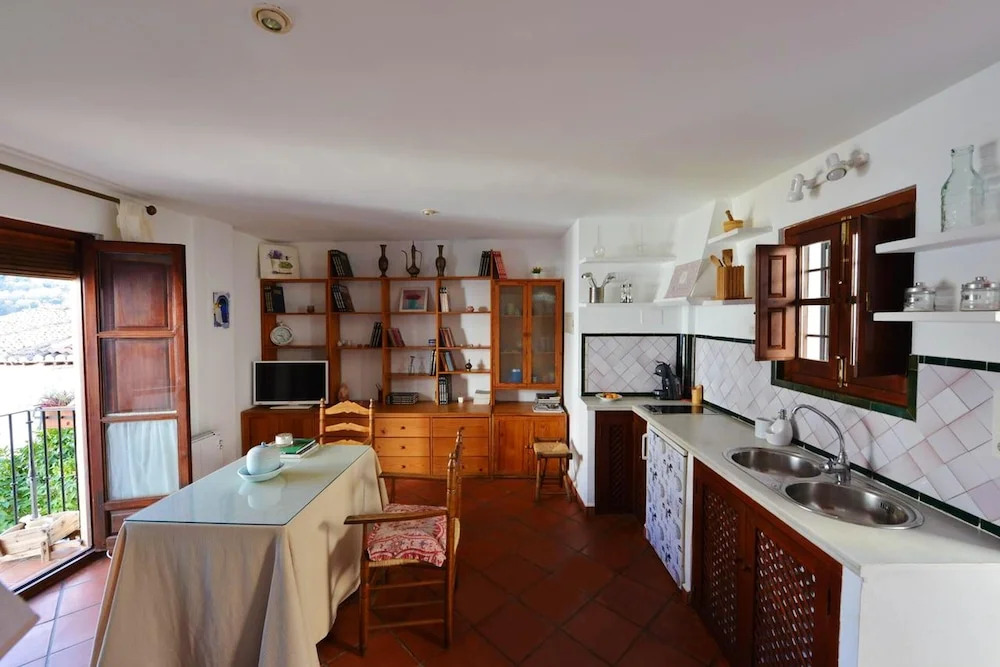 Apartment with One Bedroom in Granada, with Wonderful City View, Balcony And Wifi - 50 Km From the Slopes