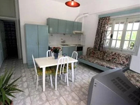 Evita Beach Apartments
