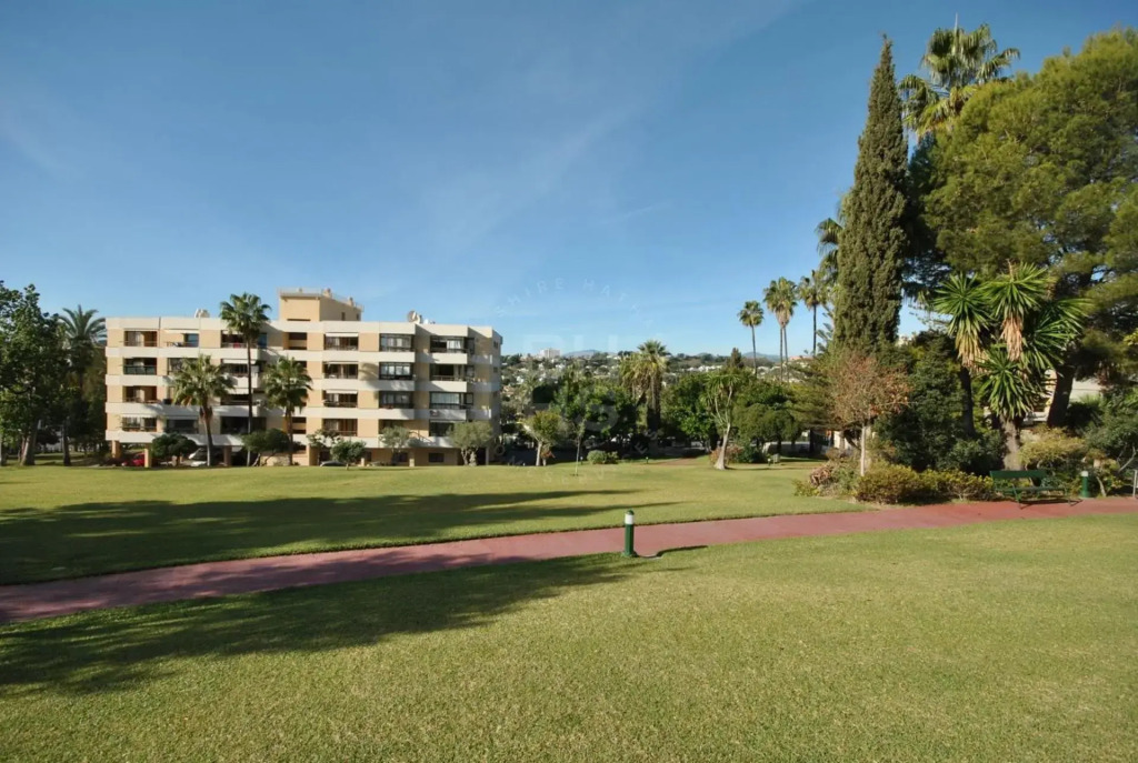 Torres De Aloha 2 bdr Puerto Banus