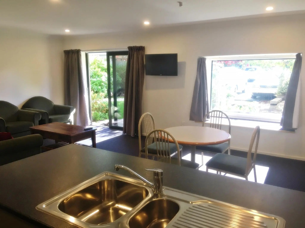 Woodlands Motels And Apartments