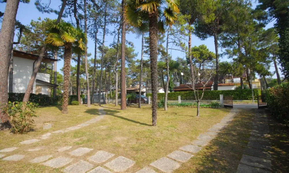 Villa surrounded by nature near the sea