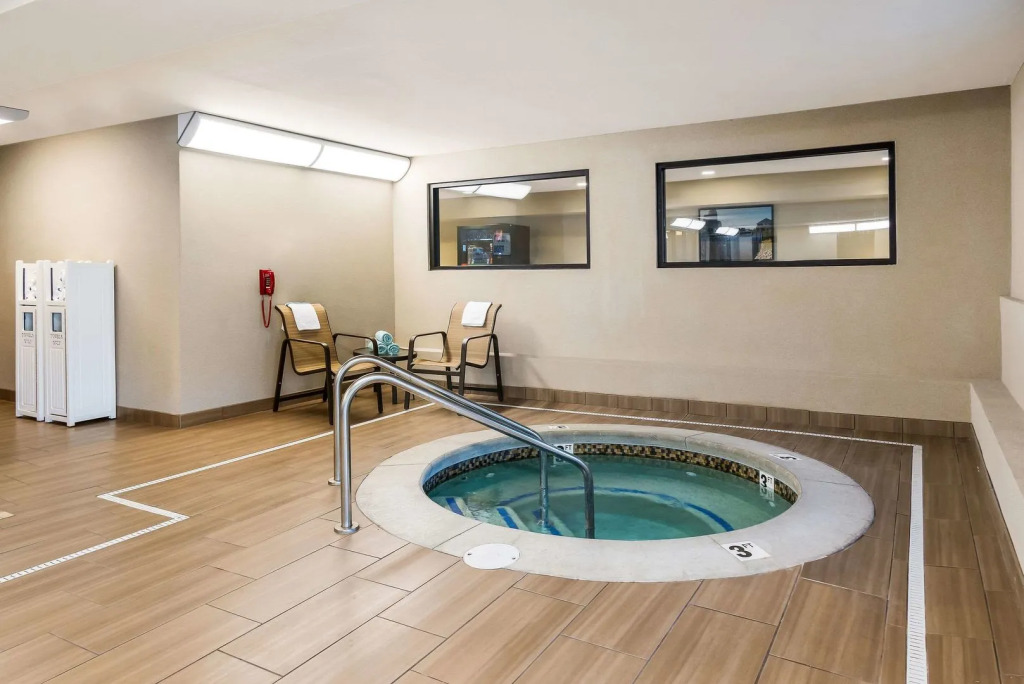 Country Inn & Suites by Radisson, Grandville-Grand Rapids West, MI