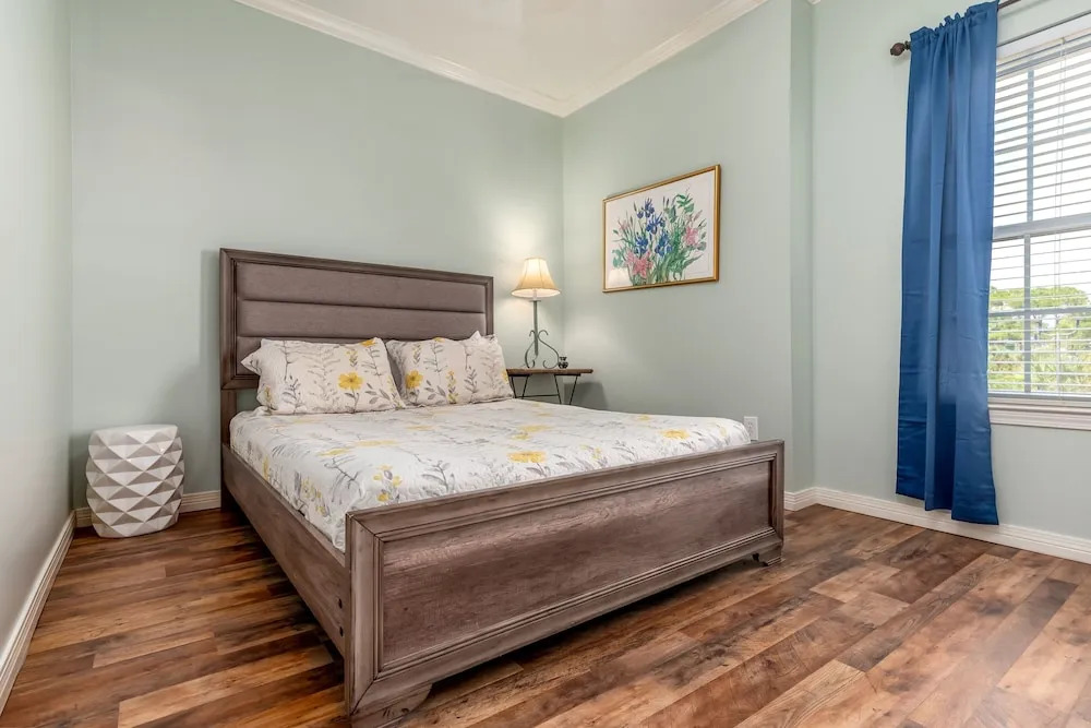 Dauphin Luv B - Beach Club #201-b 2 Bedroom Condo