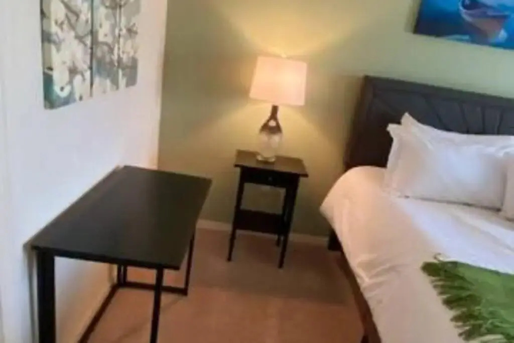 Super Comfy and Spacious 3 Bedroom 10 minutes from Disney, with major shopping 4 minutes away