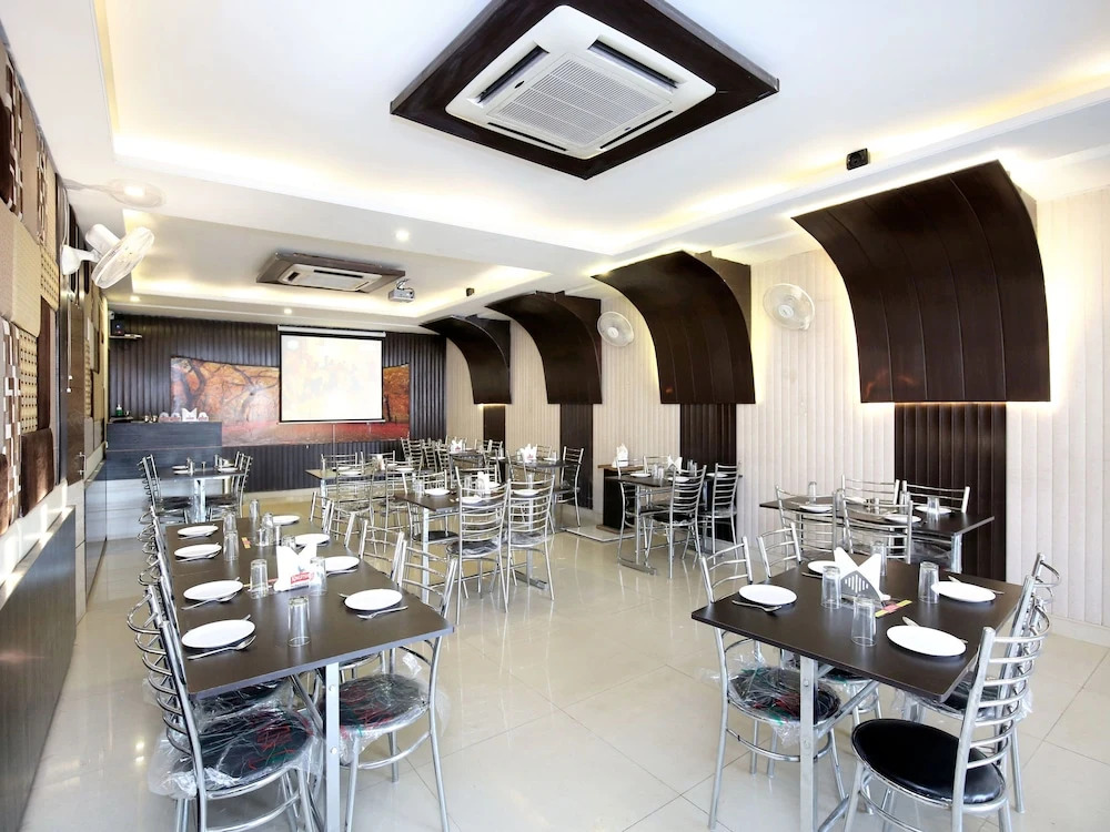OYO 1355 Hotel Dream