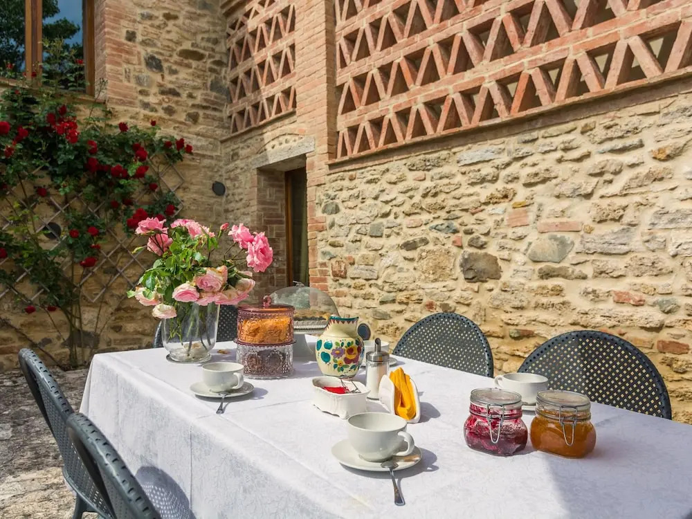 Farmhouse in Rapolano-terme With Swimming Pool, Garden, BBQ
