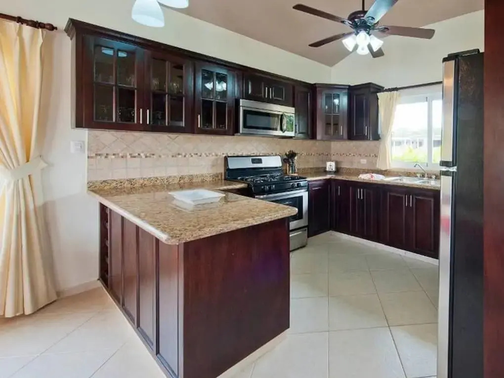 Privacy and Comfort Luxury 6 Bedroom Villa