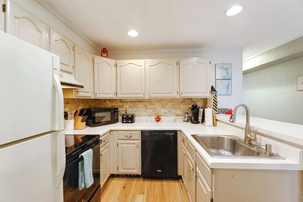 2 Mi to Beach: Gem w/ Enclosed Patio in Selbyville