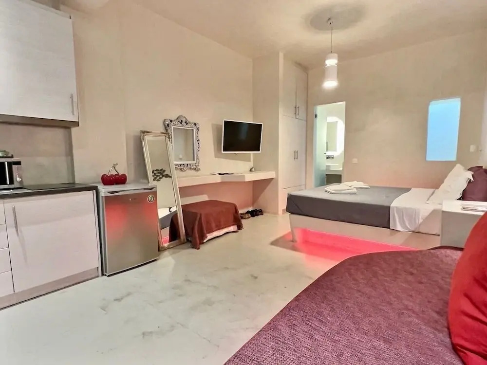 The Muse Of Santorini - Jacuzzi Suites