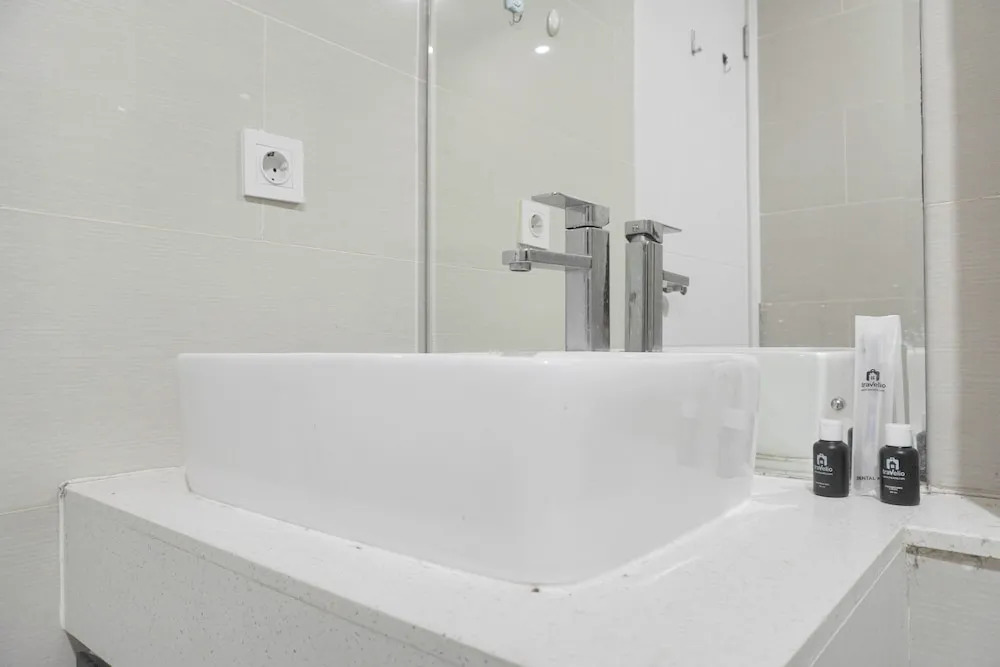 Restful And Modern 3Br At Daan Mogot City Apartment
