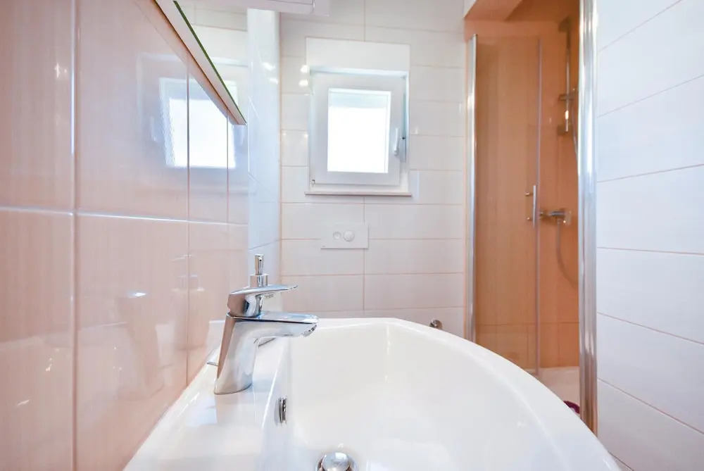 Amazing Home in Okrug Gornji With Wifi and 2 Bedrooms