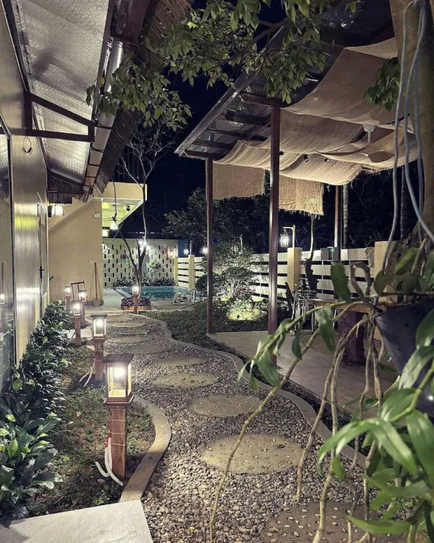 Lá Home