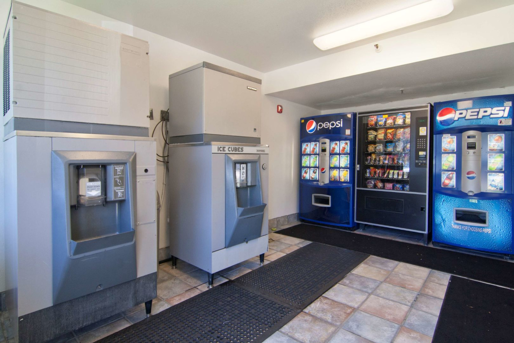 Motel 6-Roseville, MN - Minneapolis North