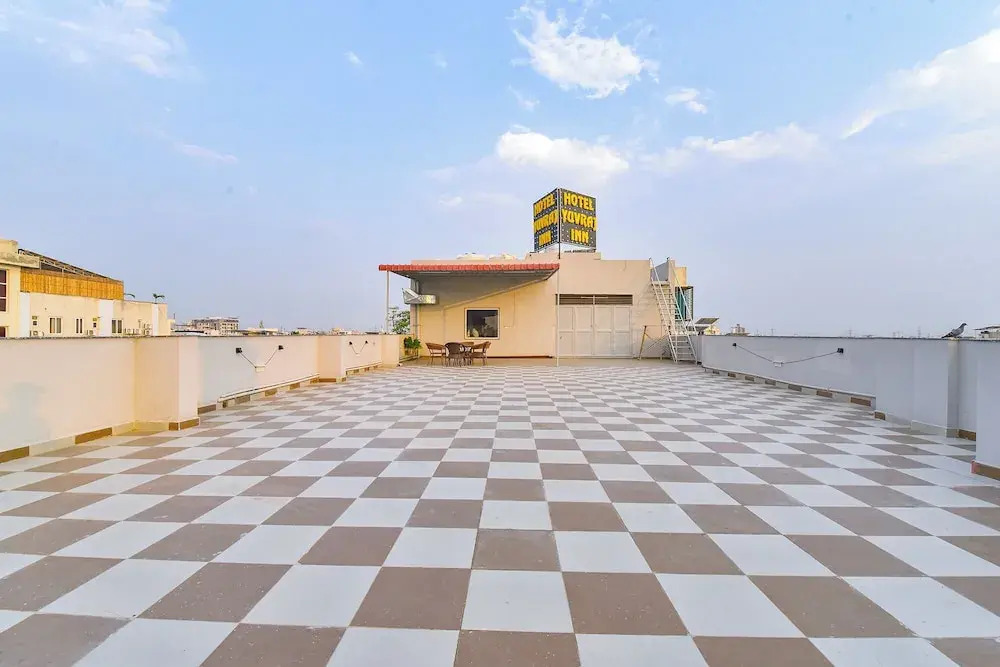 Fabhotel Yuvraj Inn