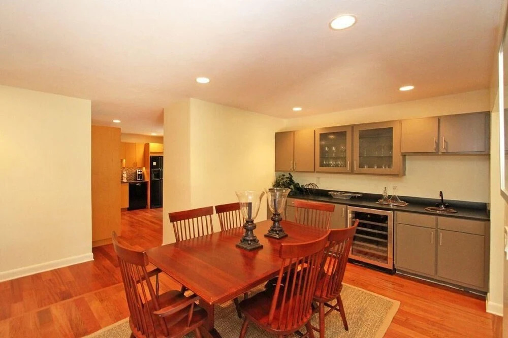 7 Edgewater Ally