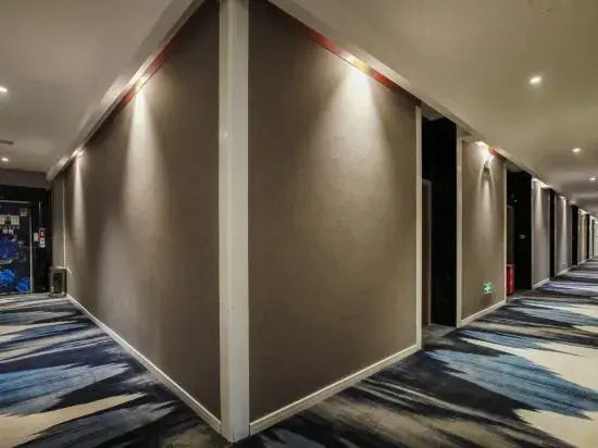 Manchu Hotel (Zunyi Shanghai Road)