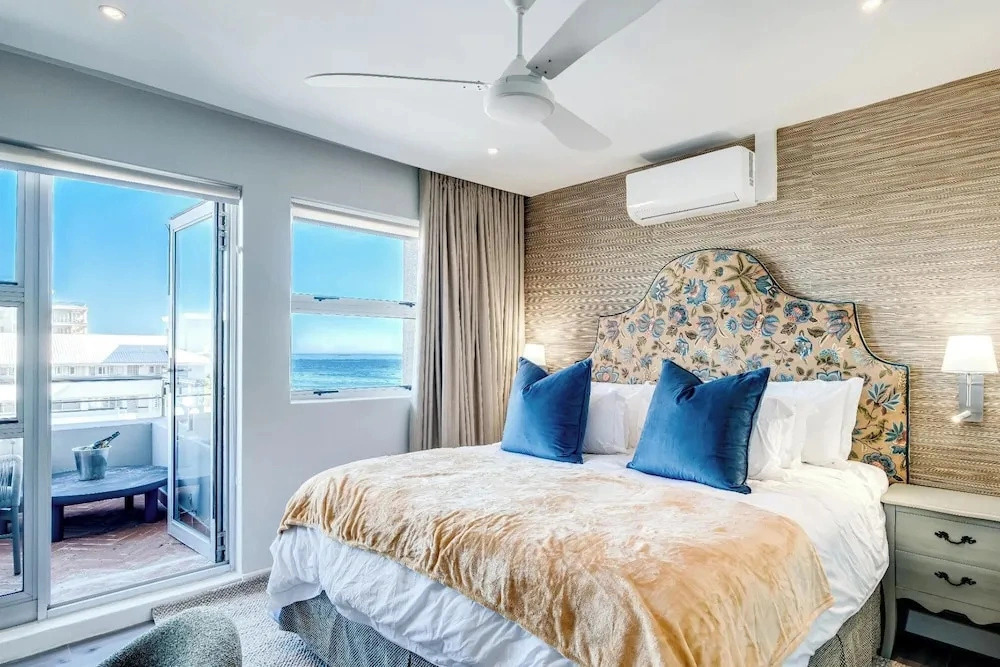 Mouille Point 1 Bed w Sea Views Skyshore Apartment