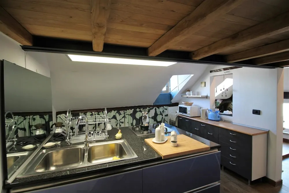 ILA1505 House Golia