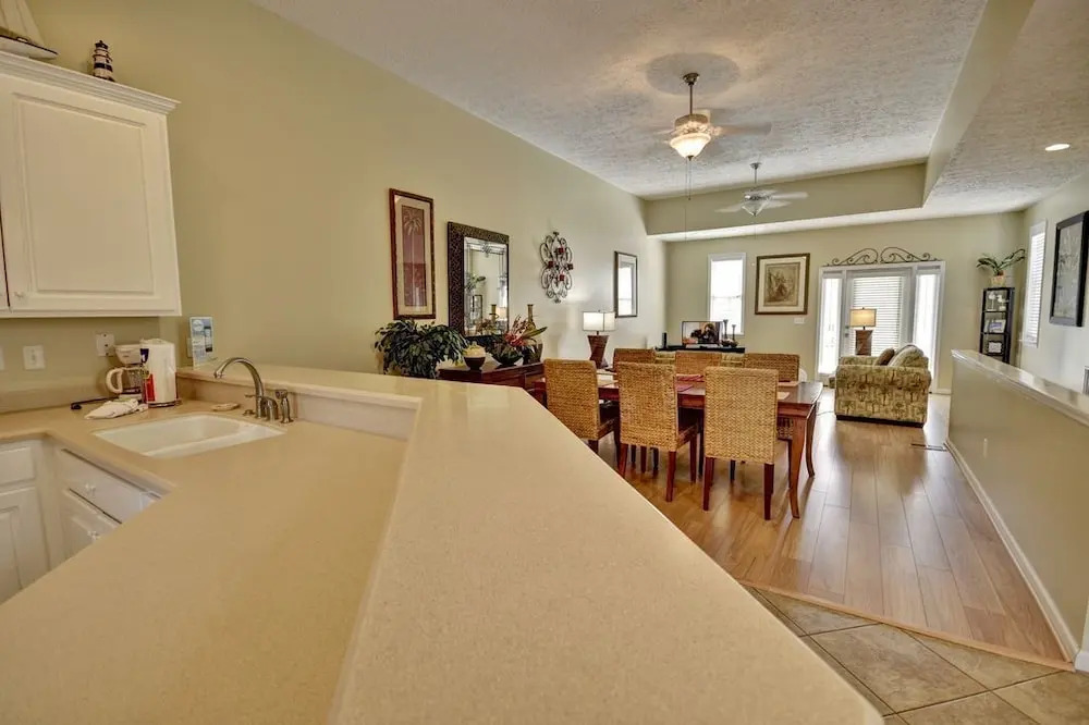 6717 Beach Drive - 1977178