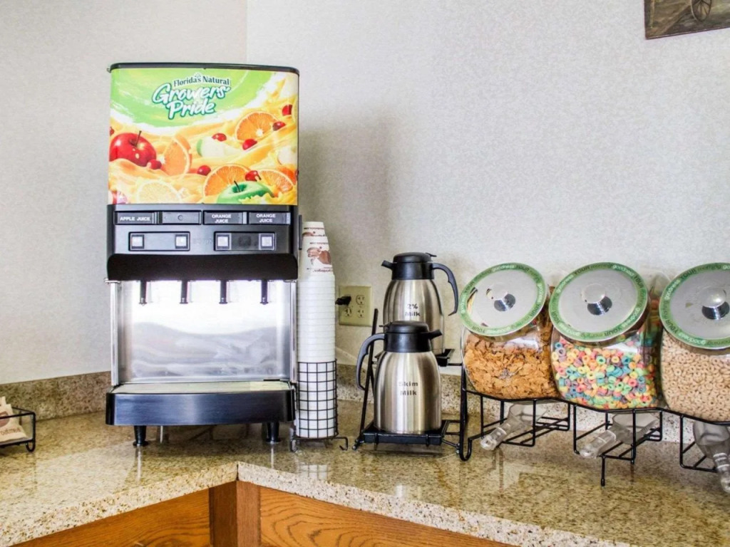 Quality Inn & Suites Green Bay - Ashwaubenon