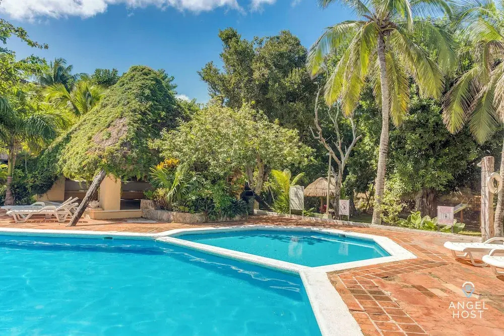 Deluxe Suites at Villas Tropical