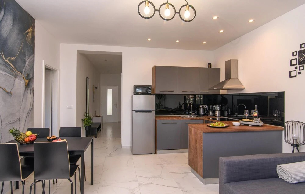 Beautiful Apartment in Kastel Gomilica With Wifi and 2 Bedrooms