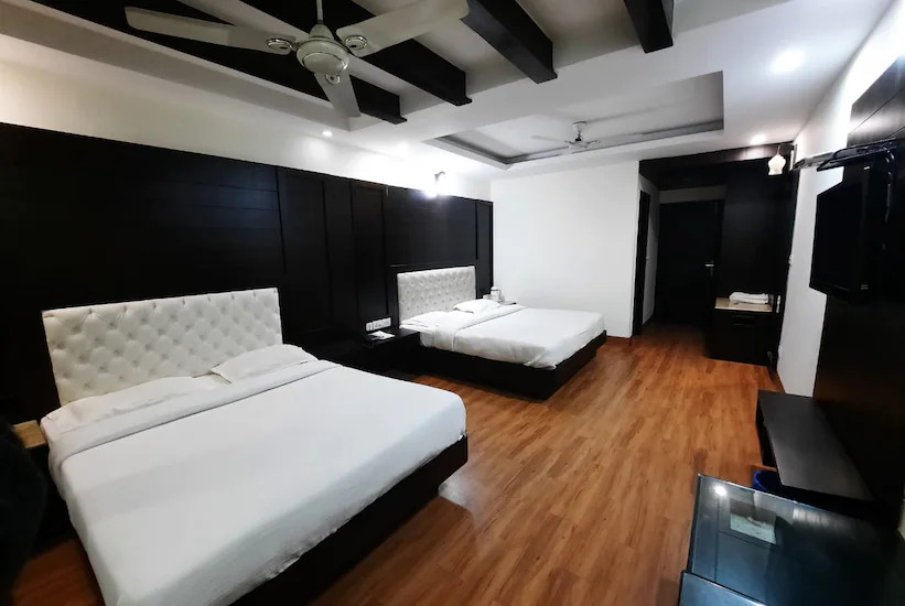 Hotel Basera