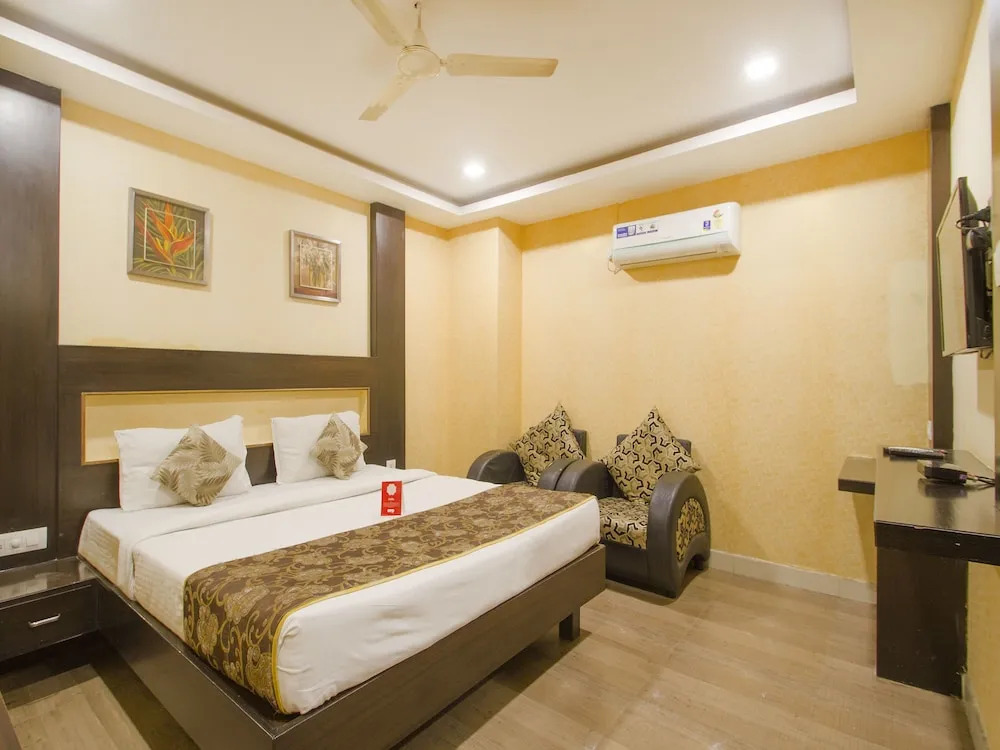 OYO 10168 Hotel AVS Sweet Magic