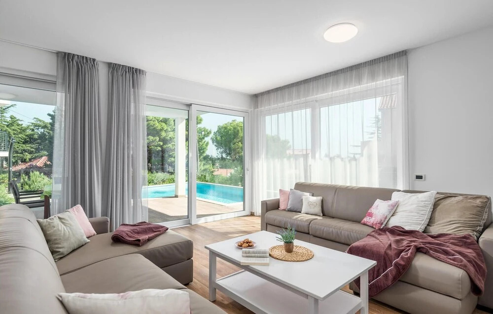 Amazing Home in Premantura With 4 Bedrooms, Wifi and Outdoor Swimming Pool