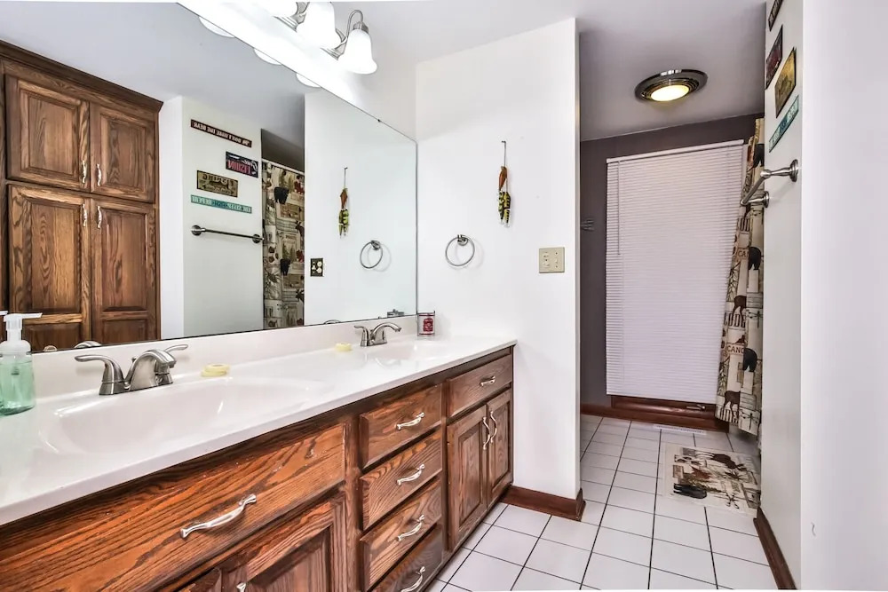 Pickerel Lodge - 4 Br Home