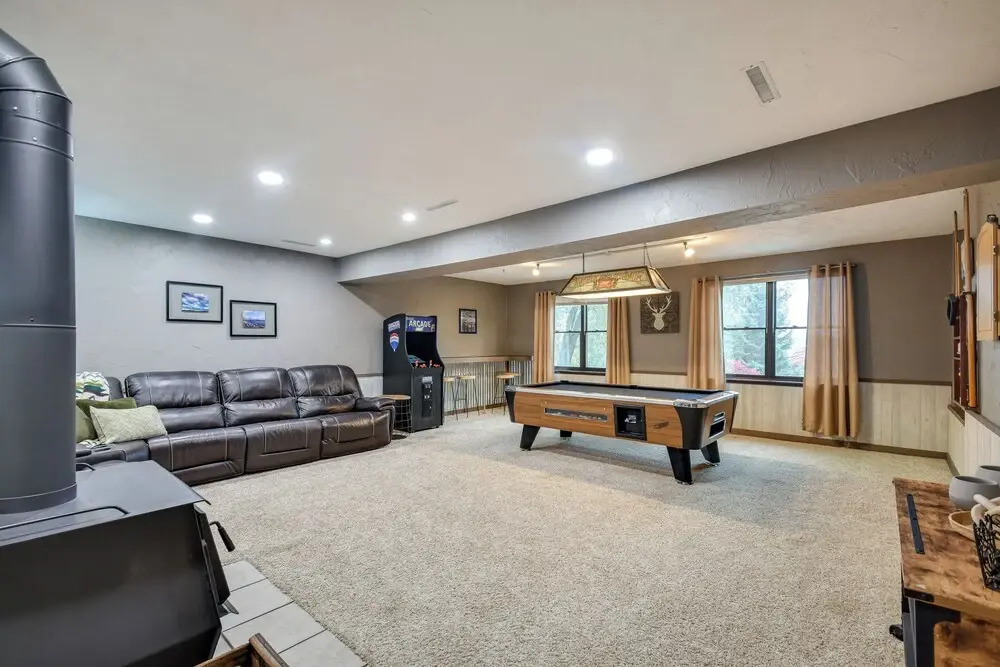 Large Home w/ Game Room, 4 Mi to Mississippi River