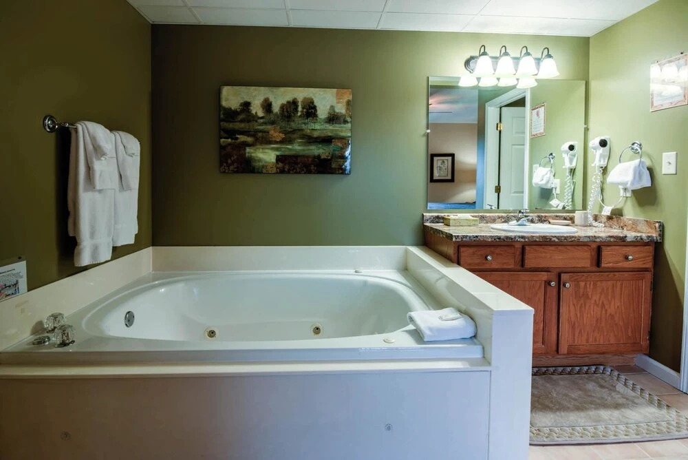 Whispering Pines 224