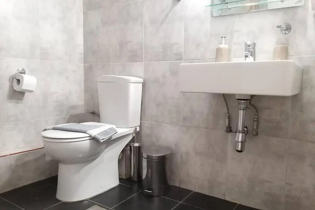New, modern, bright and independent apartment 83 m2, with garden, 5min to the beach and the city center