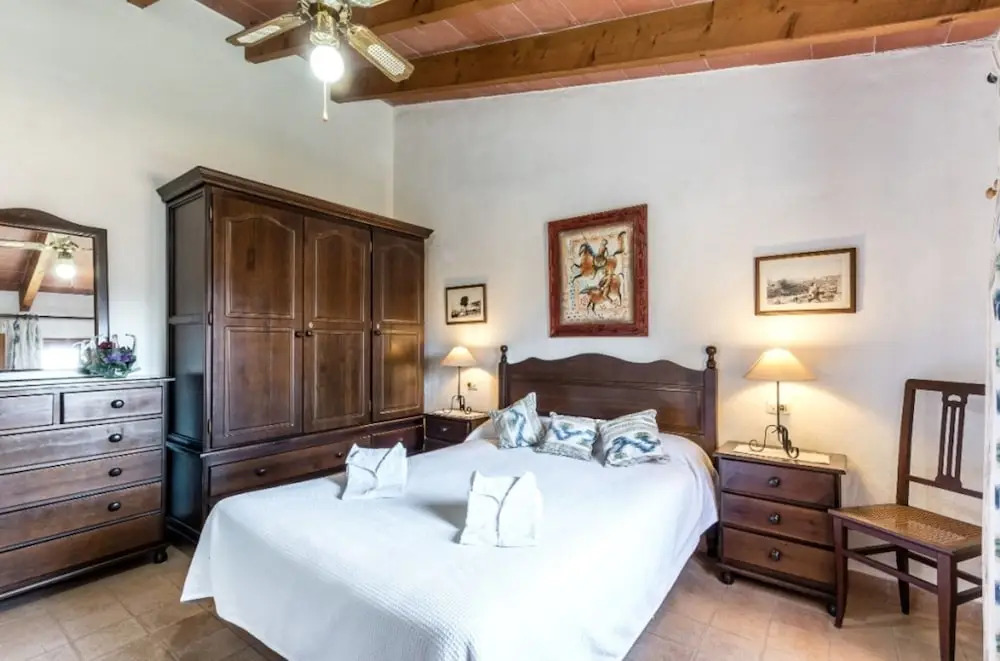 Villa - 4 Bedrooms with Pool and WiFi - 103166