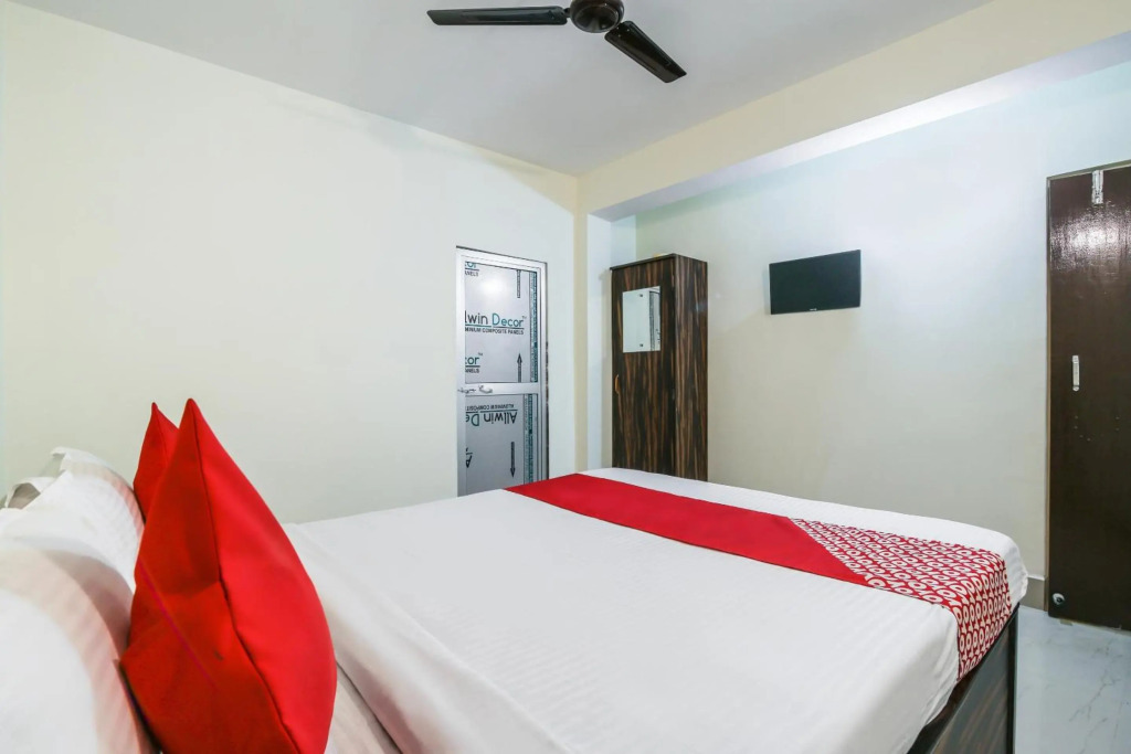 Flagship 70422 Hotel Lokenath