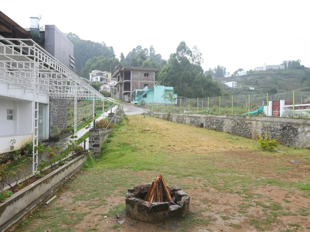 OYO 14261 Tanzanite Inn