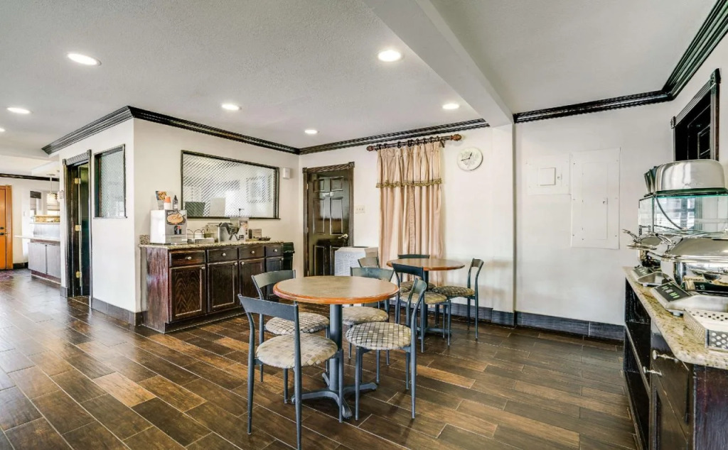 Quality Inn & Suites Dallas-Cityplace