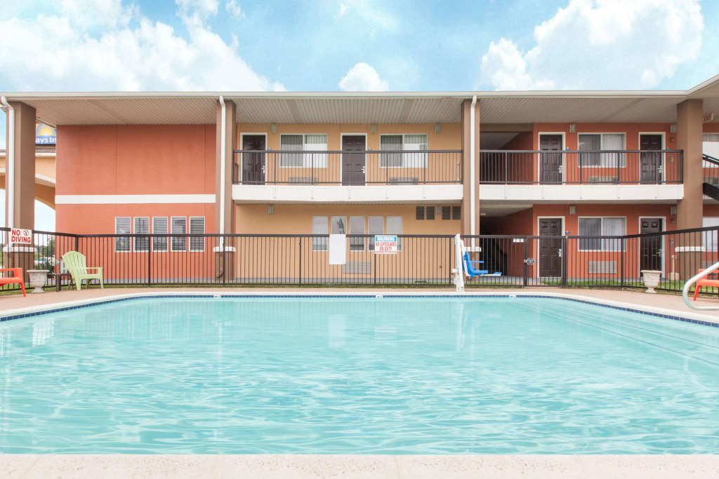 Days Inn by Wyndham Ennis