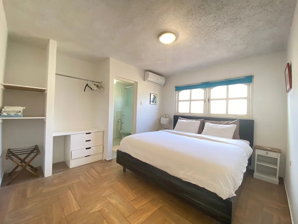 Casalina Garden 2 blocks to Palm Beach & Kitesurfing school