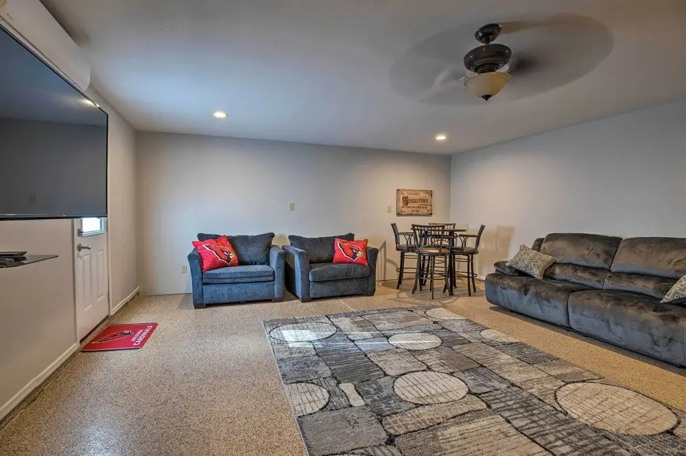 3 Mi to Westgate: Desert Home w/ Hot Tub in Peoria
